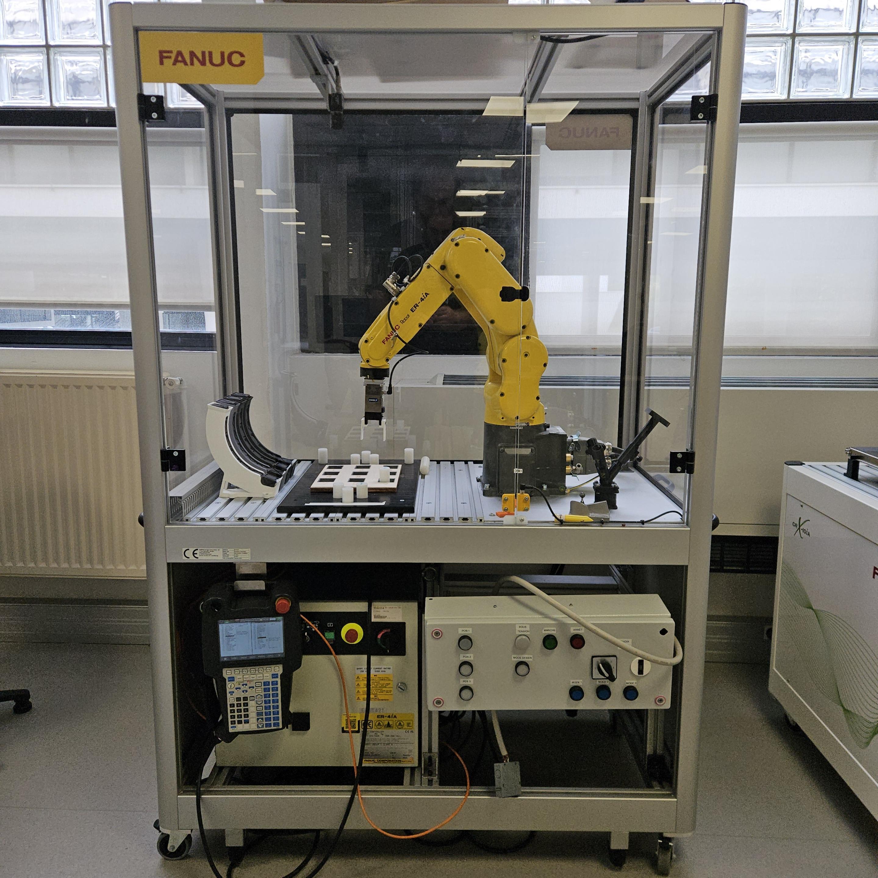 Photo de la cellule robotisée Fanuc ER-4iA